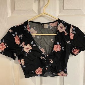 Floral print crop top🖤